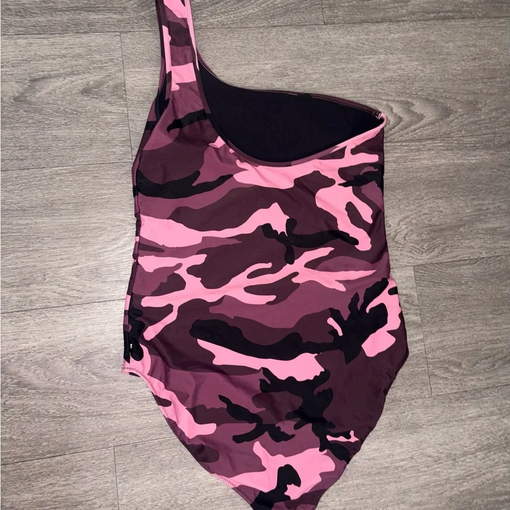 Balenciaga Black/pink one shoulder jersey camo New boutique swimsuit 🩱 - Picture 14 of 16